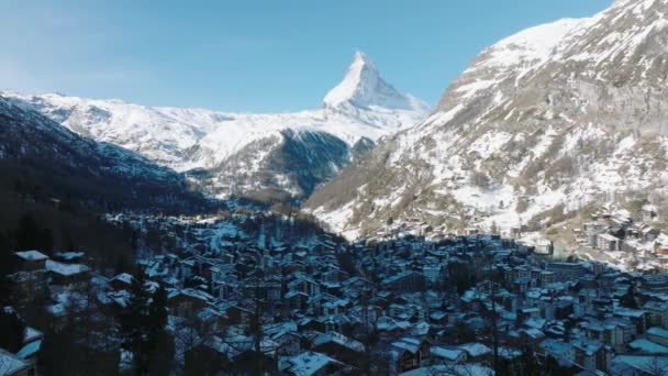 Letecký Pohled Zermatt Valley Matterhorn Peak Ranním Slunci Švýcarsku — Stock video