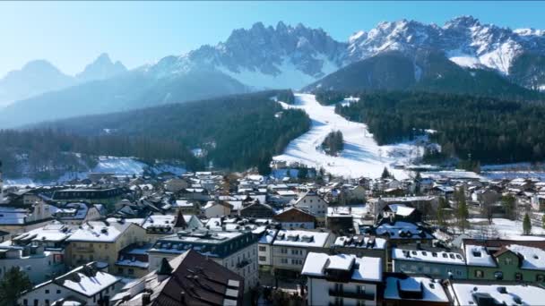 Légi Kilátás Alpok Város San Candido Olaszországban Kis Síközpont Téli — Stock videók