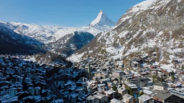 Flygfoto Över Zermatt Valley Och Matterhorn Peak Morgonsolen Schweiz — Stockvideo