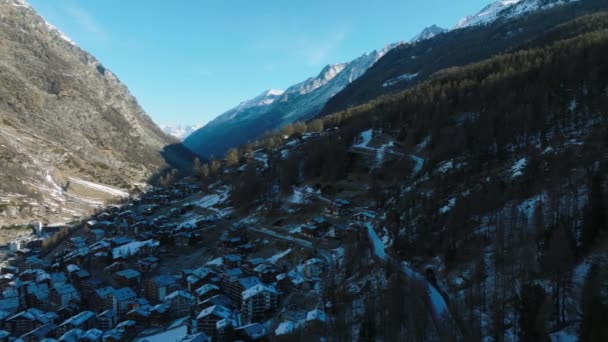Luftaufnahme Des Zermatter Tals Und Des Matterhorns Der Morgensonne Der — Stockvideo