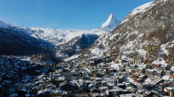Letecký Pohled Zermatt Valley Matterhorn Peak Ranním Slunci Švýcarsku — Stock video