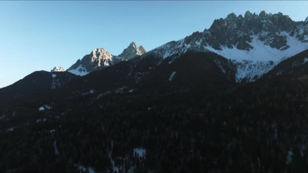 Повітряний Вид Прекрасні Альпійські Гори Італії Доломітська Зимова Гора Біля — стокове відео