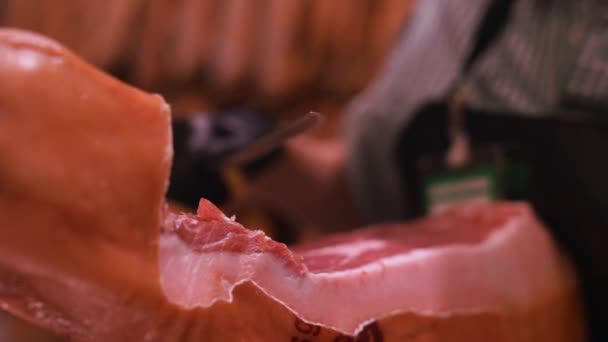 Met Jamon Jamon Serrano Traditionele Spaanse Ham Van Dichtbij Bekeken — Stockvideo