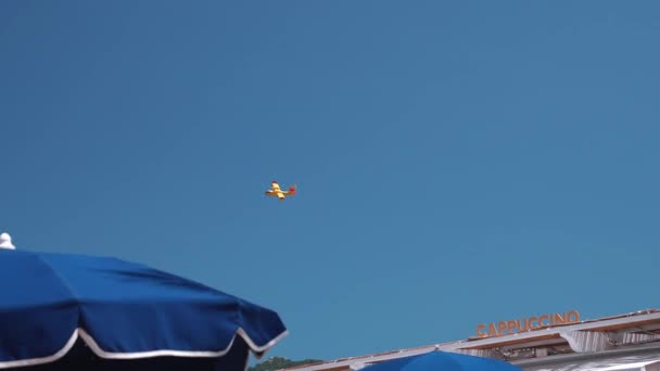 来自西班牙空军的Cl 215加拿大航空公司参加了在西班牙马略卡岛Pollensa湾举行的例行消防演习 — 图库视频影像