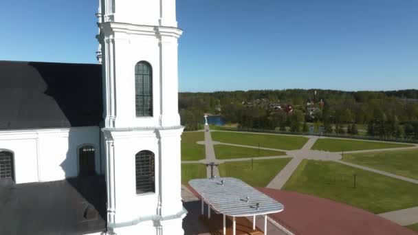 Vacker Flygfoto Över Den Vita Chatolic Church Basilikan Lettland Aglona — Stockvideo