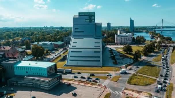 Timelapse Del Nuevo Edificio Moderno Biblioteca Nacional Timelapse Panorámico Riga — Vídeos de Stock
