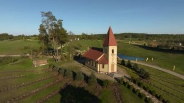 Christ the King Hill Heykel Parkı, Aglona, Letonya. Tanrı 'nın anısına ahşap heykellerden yapılmış güzel bir doğa parkı..