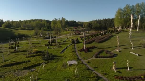 Скульптурный Парк Christ King Hill Аглона Латвия Красивый Природный Парк — стоковое видео