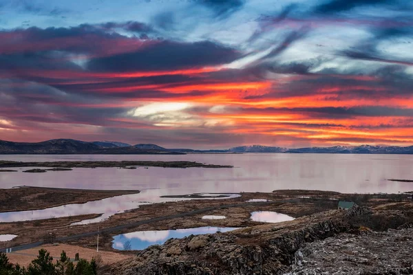 Vue Idyllique Sur Beaux Lacs Paysages Coucher Soleil Vue Panoramique — Photo