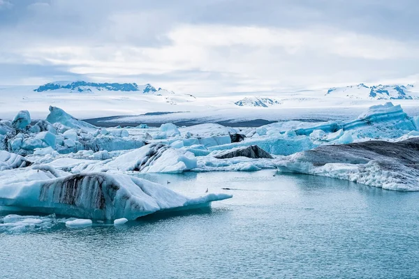 Schöne Eisberge Die Gletschersee Treiben Szenischer Blick Auf Gletschereisformationen Vor — Stockfoto