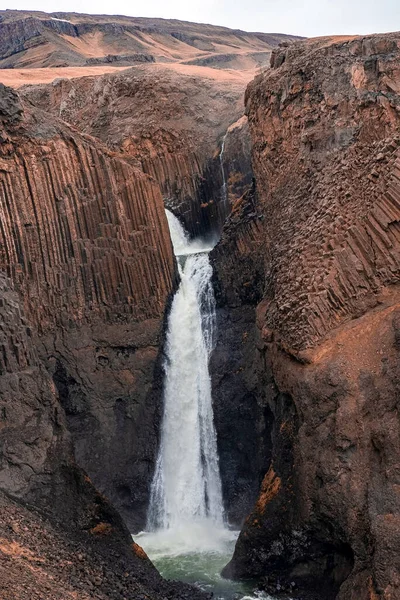 Powerful Cascades Litlanesfoss Waterfall Amidst Basalt Columns Formation Stream Flowing — Stock Photo, Image