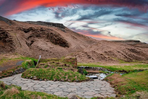 Turf Huis Geothermische Hete Bron Berg Scenic Uitzicht Mos Overdekte — Stockfoto