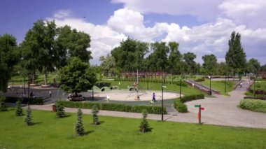 Ukrayna, Kyiv 'deki halk parkı ve çocuk parkı. Ukrayna 'daki savaştan önce