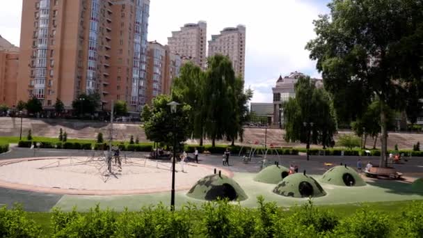 Parco Pubblico Parco Giochi Bambini Kiev Ucraina Prima Della Vita — Video Stock