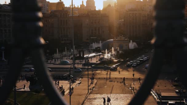 Hermosa Puesta Sol Sobre Ciudad Kiev Ucrania Monumento Independencia Plaza — Vídeos de Stock