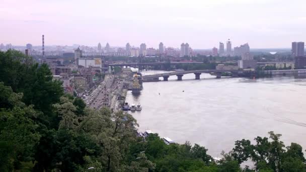 Centro Kiev Paisaje Urbano Con Atascos Tráfico Coches Que Conducen — Vídeos de Stock