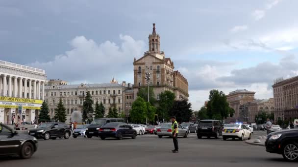 Blick Auf Die Hauptstraße Khreshchatyk Der Nähe Des Unabhängigkeitsplatzes Maidan — Stockvideo