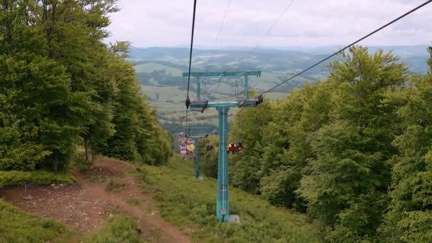 Lanovka Lyžařském Středisku Postřelen Létě Zelenou Trávou Bez Sněhu Vysoká — Stock video