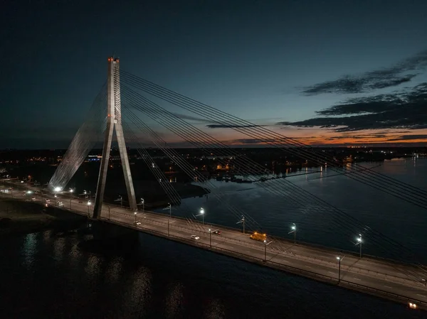 Vista Panorâmica Aérea Ponte Riga Através Rio Daugava Noite Ponte — Fotografia de Stock