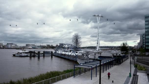 Escultura Teleférico Nube Cuántica Emirates Air Line Por Antony Gormley — Vídeos de Stock