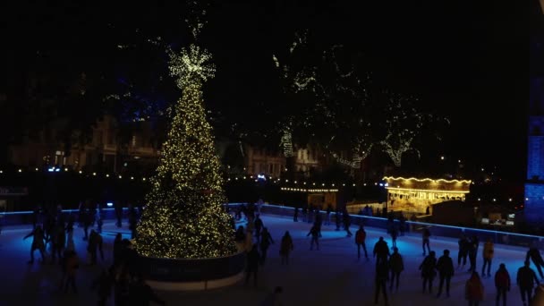 Schaatsen Een Kerstboom Londen Kerststemming Vieren — Stockvideo