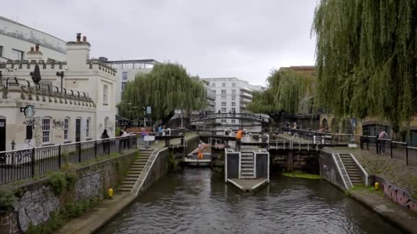 Staudamm Stadtteil Camden London Toröffnung Damm Schloss Camden London — Stockvideo