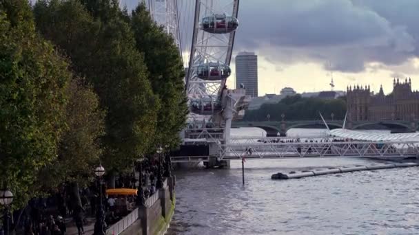 Londra Ngiltere Deki Londra Göz Dönme Dolabının Yakın Görüntüsü — Stok video