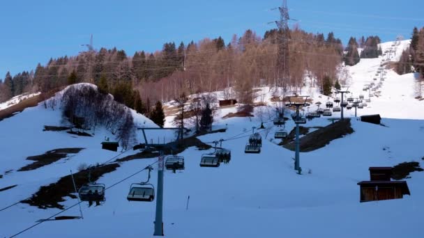 Remonte Que Mueve Sobre Paisaje Nevado Los Alpes Austríacos Telesilla — Vídeos de Stock