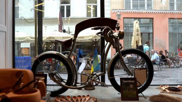 Vélo Électrique Vintage Rétro Exposé Dans Magasin Tallinn Estonie — Video