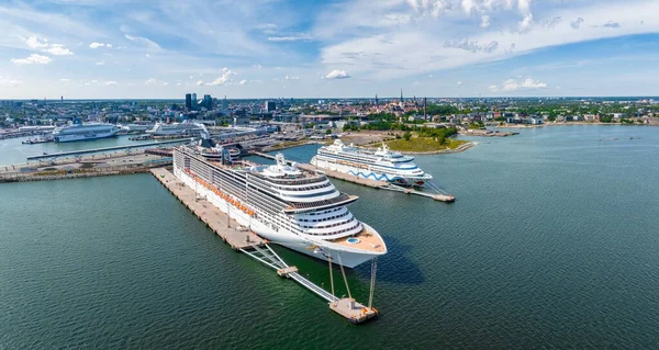 Tallinn Estland Juni 2022 Enorme Msc Cruiseschip Aangemeerd Een Haven — Stockfoto