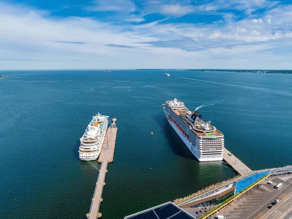 Tallinn Estland Juni 2022 Enorme Msc Cruiseschip Aangemeerd Een Haven — Stockfoto