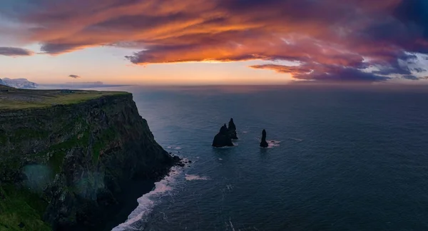 Pantai Pasir Hitam Islandia Dengan Ombak Besar Reynisfjara Vik Video — Stok Foto