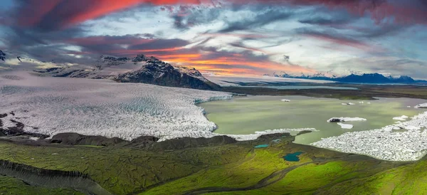 Vista Aérea Das Geleiras Montanhas Nevadas Perto Lagoa Jokulsalon Islândia — Fotografia de Stock