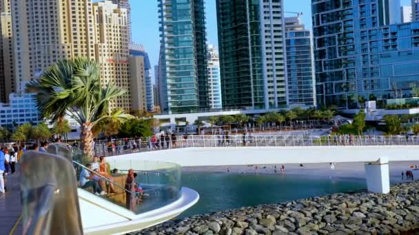 Znany Address Beach Resort Rezydencjami Jumeirah Beach Wraz Turystami Dubaju — Wideo stockowe