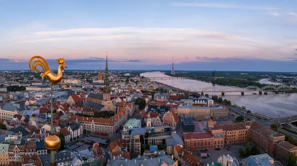 Coq Doré Sommet Cathédrale Dôme Coucher Soleil Sur Riga Belle — Photo