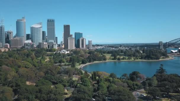 从空中俯瞰悉尼歌剧院 一个多场地的表演艺术中心 悉尼市中心的美丽景色 — 图库视频影像