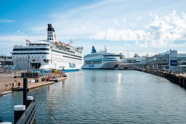 View Cruise Ships Moored Harbor Luxurious Nautical Vessel Port Old — Stockfoto