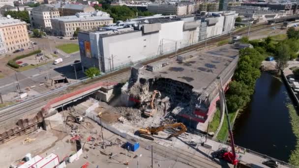 Demolición Del Edificio Titanic Centro Riga Que Estacionamiento Para Prepararse — Vídeos de Stock