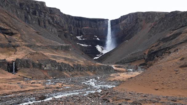 Litlanesfoss Waterfall Surrounded Basalt Columns Way Taller Hengifoss Waterfall East — Stockvideo