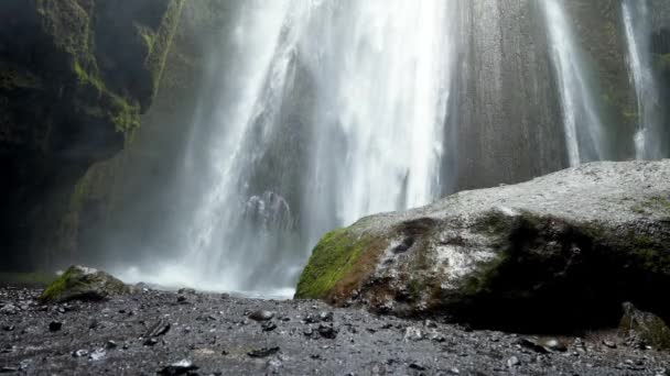 Beautiful Cascades Gljufrafoss Flowing Mountain Huge Rock Majestic Waterfall Hidden — Vídeo de Stock