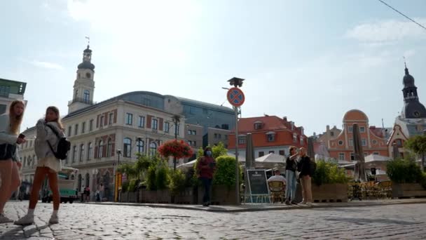 Beautiful Summer Day Riga People Tourists Exploring Old Town Riga — Stock video