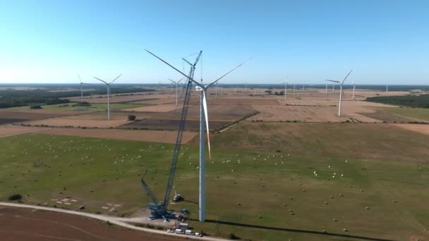 Close View Assembling Turbine Wind Turbine Construction Aerial View — ストック動画