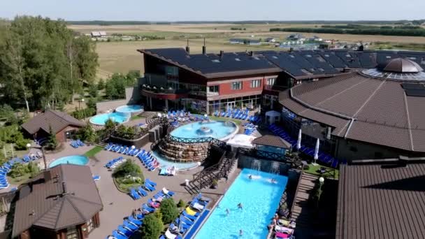 Aerial View Spa Facility Outdoor Pools Hot Tubes Beautiful Retreat — Stock videók
