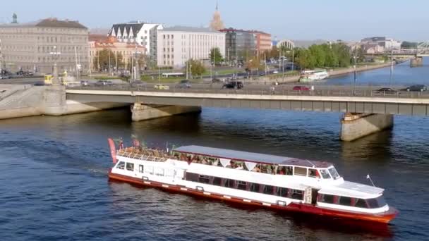 Small Cruise Ship Taking Tours River Daugava Riga Latvia Right — Stockvideo