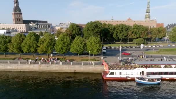 Small Cruise Ship Taking Tours River Daugava Riga Latvia Right — Video Stock