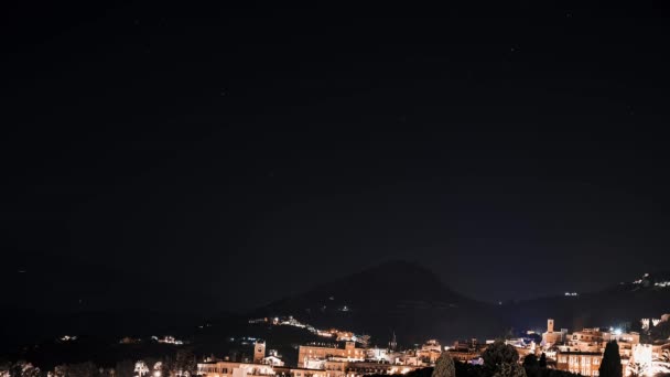 エトナ火山の美しい夜空 何百万もの星が空にあります タイムラプスビュー シチリア島の魔法の夜 — ストック動画