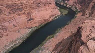 Utah manzarasının havadan görünüşü. Sonsuz çöl ve kum. Glen Canyon Ulusal Parkı yakınlarındaki güzel Utah eyaleti.