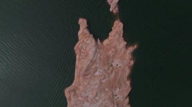 Havadan Powell Gölü ve Glen Kanyonu 'nun Arizona' daki görüntüsü. Powell Gölü Ulusal Park Peyzajı.