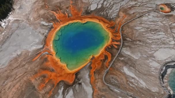 Pemandangan Grand Prismatic Spring Taman Nasional Yellowstone Video Pemandangan Udara — Stok Video