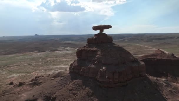 Kamień Balansowy Zwany Mexican Hat Rock Utah Meksykański Kapelusz Monument — Wideo stockowe